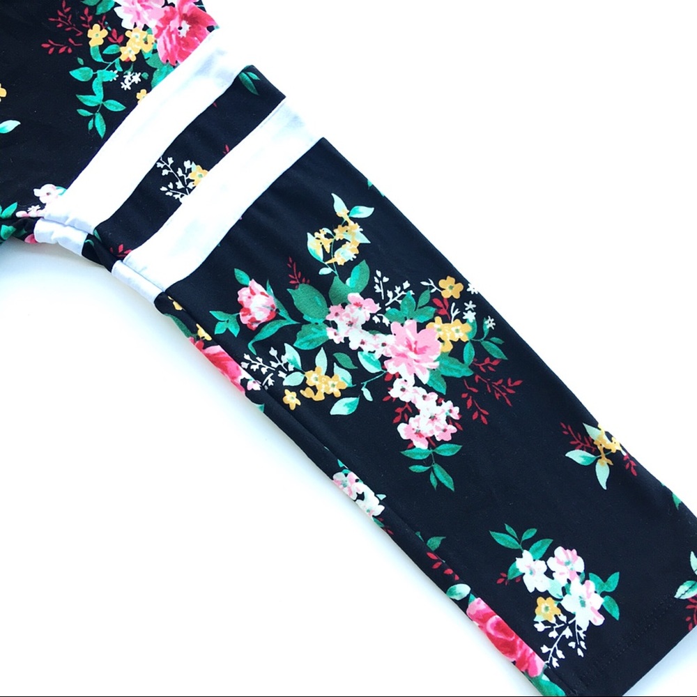 5๐ Rated..Floral Pullover Hoodie - Picture 3 of 6